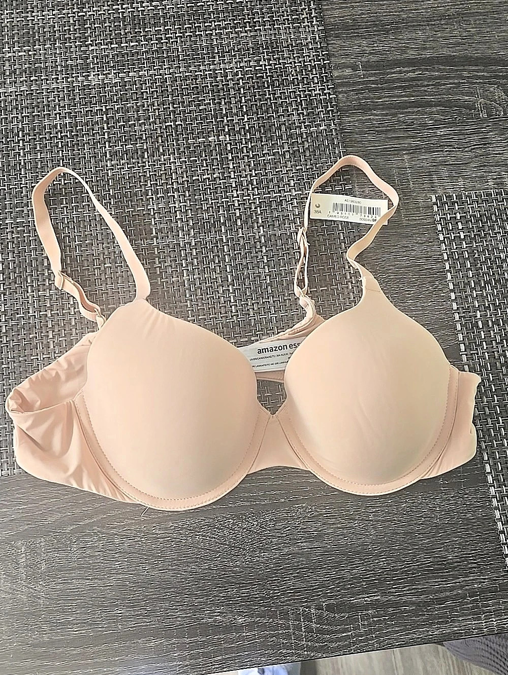 Amazon Essentials Women's Full Coverage Underwire Bra Pink 38A